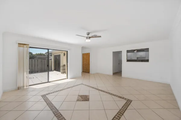 $2,150 | 8007 Ambach Way, Hypoluxo, FL 33462