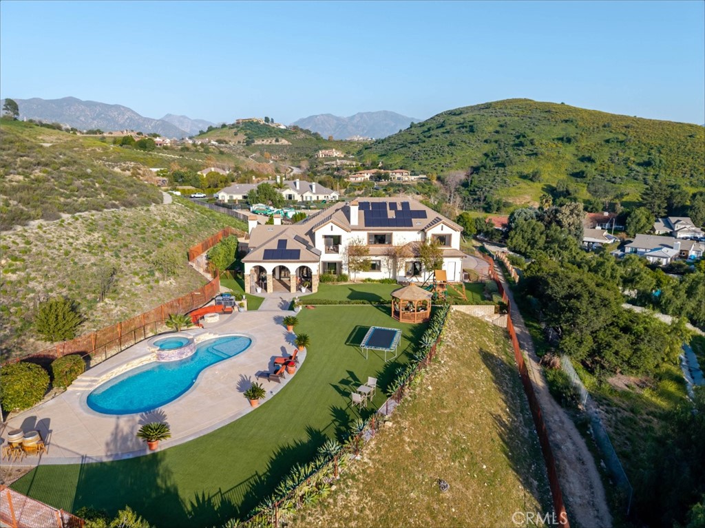 10817 West Stallion Ranch Road Sunland, CA 91040 - Photo 6 of 72 Gallery Image 6
