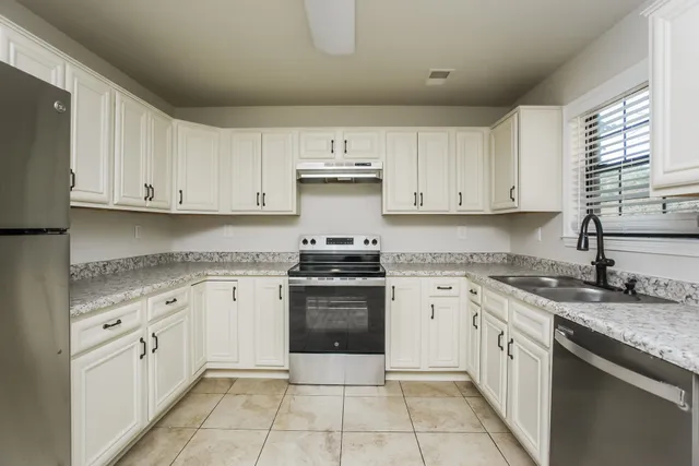 $2,120 | 4461 Green Creek, Memphis, TN 38125