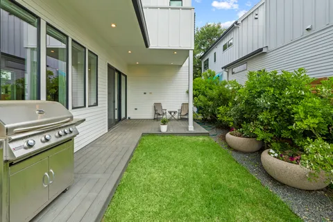 $1,150,000 | 1201 West 39th 1/2 Street, Unit B, Austin, TX 78756