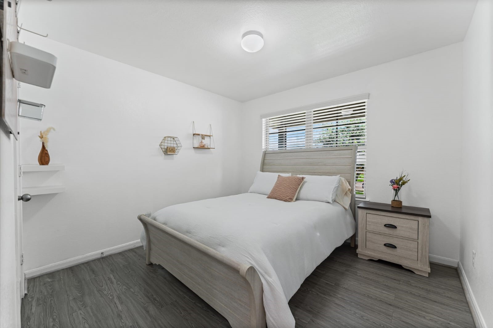 3007 Magellan Ridge Lane Baytown, TX 77521 - Photo 18 of 34 a bedroom with a bed and a window