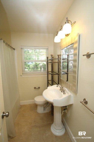 35 Lourando Drive Mobile, AL 36606 - Photo 2 of 17