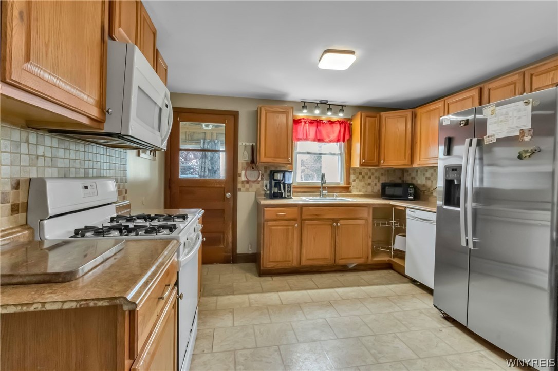 5974 Dover Road Hamburg, NY 14085 - Photo 7 of 42