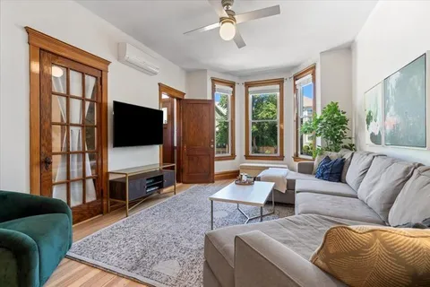 $899,000 | 3452 North Damen Avenue, Chicago, IL 60618