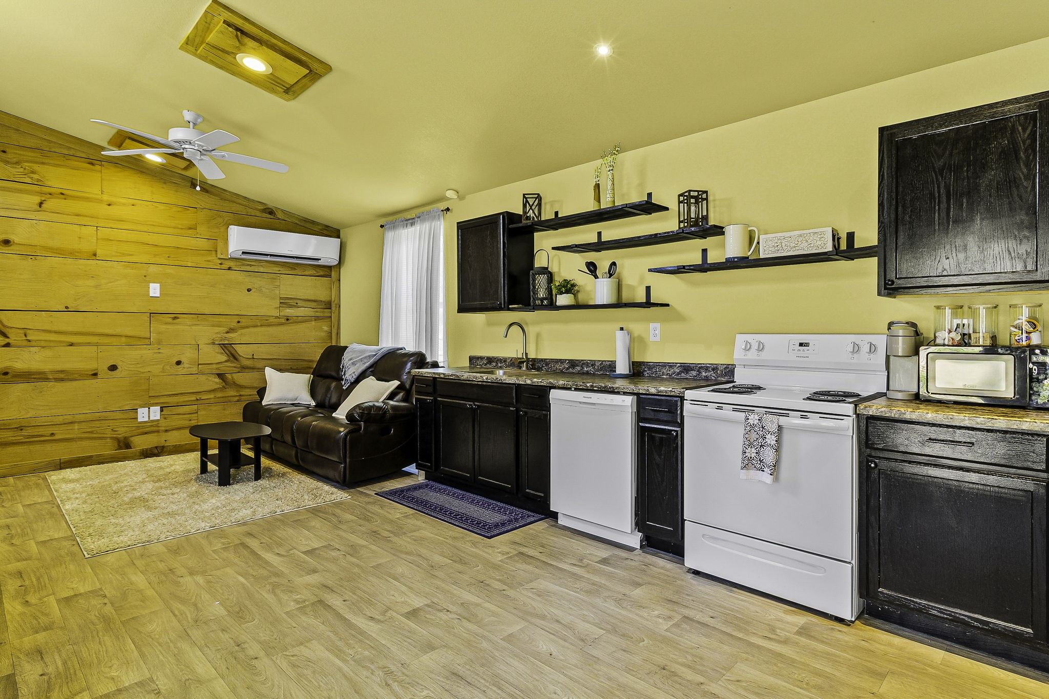 211 Captain Kidd Lane Point Blank, TX 77364 - Photo 8 of 13