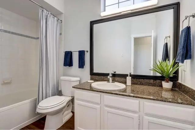 $2,510 | 17250 Knoll Trail Drive, Unit 606, Dallas, TX 75248