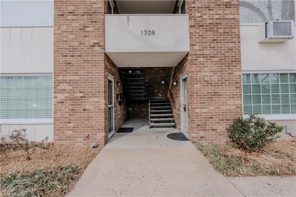 $199,900 | 1709 North Main Street, Mount Airy, NC 27030