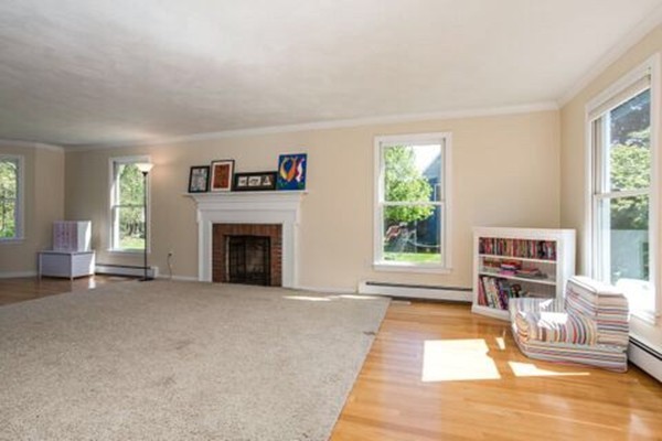 173 Barnard Road Marlborough, MA 01752 - Photo 9 of 27 Gallery Image 9