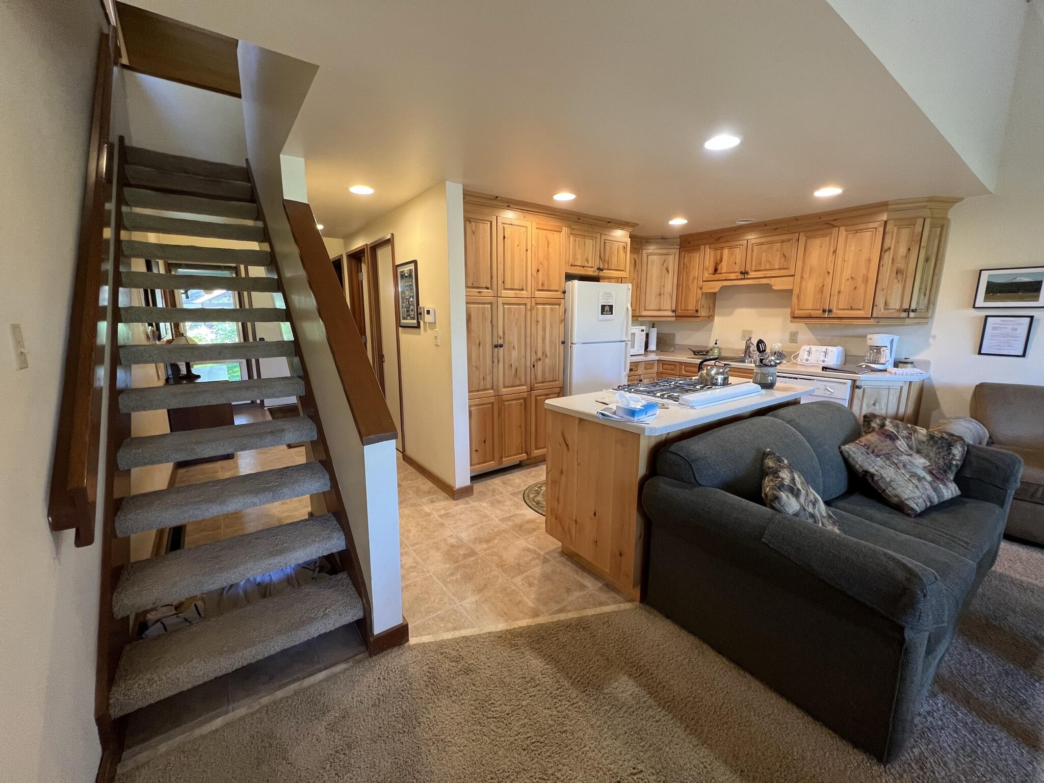 57275 Overlook Road, Unit 7 Sunriver, OR 97707 - Photo 5 of 23 05