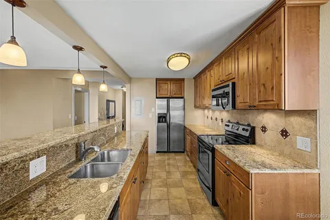 $550,000 | 1625 Larimer Street, Unit 2805, Denver, CO 80202
