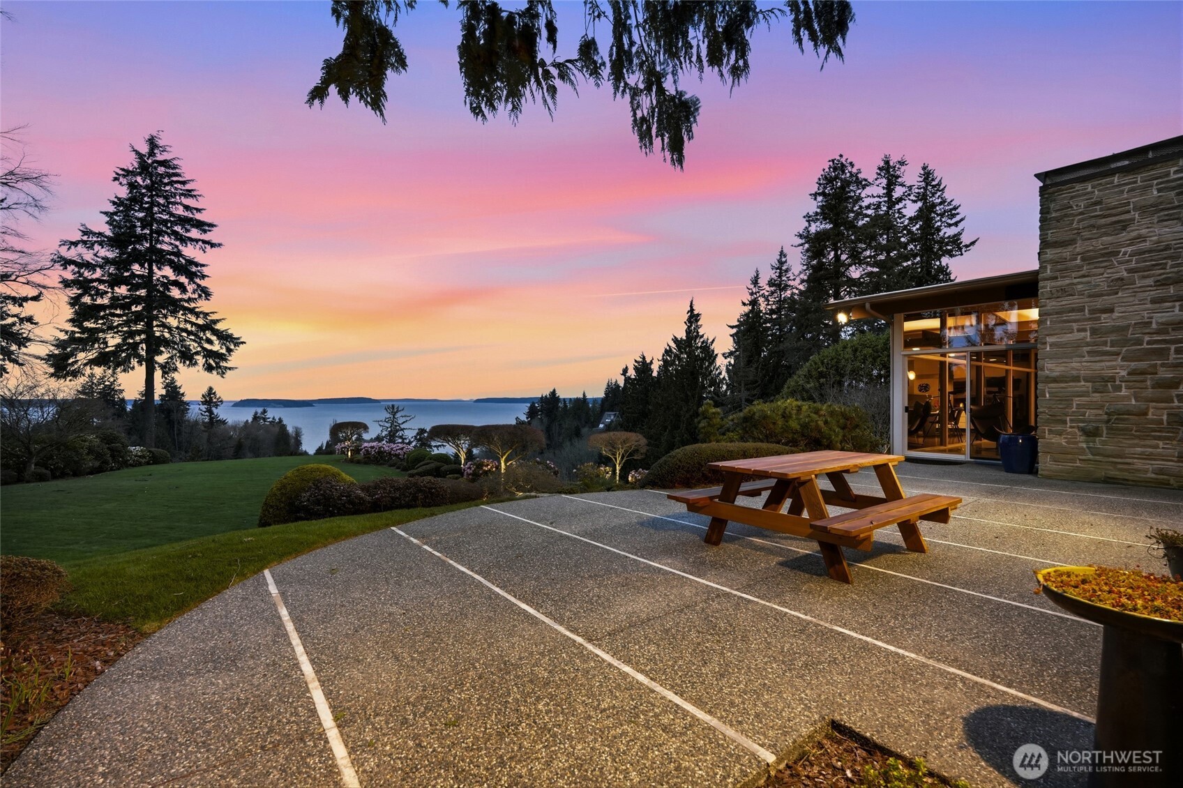 316 Heather Road Everett, WA 98203 - Photo 4 of 40