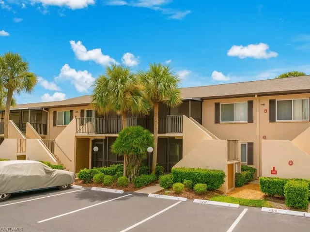 $250,000 | 3400 Frosty Way, Unit 4704, Naples, FL 34112