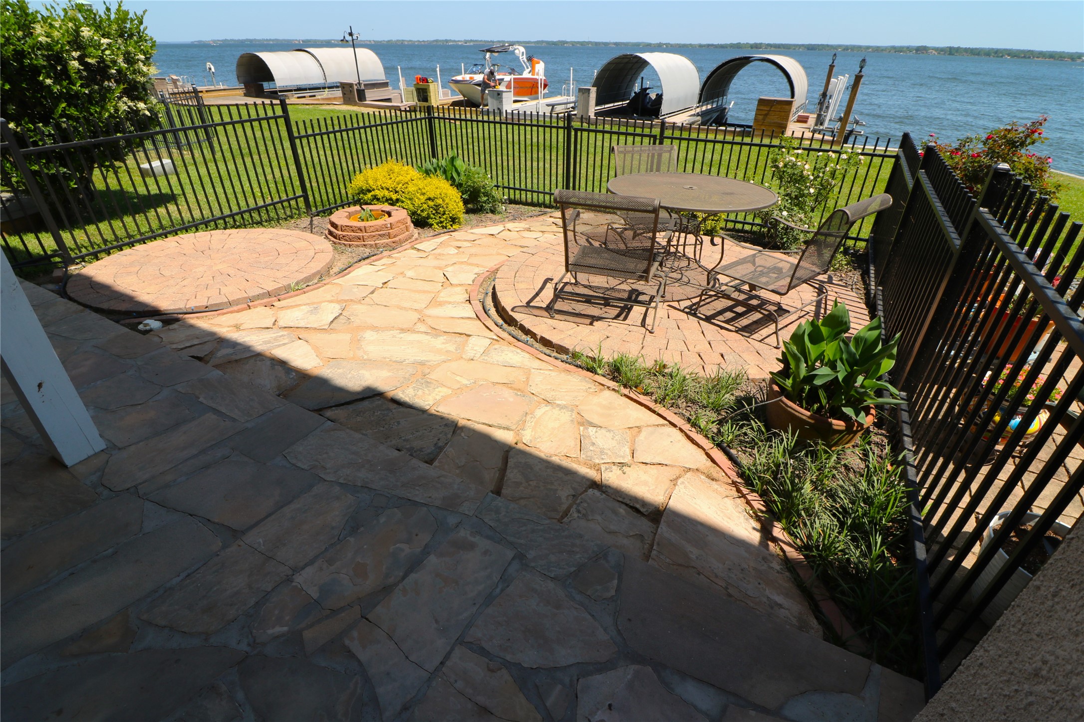 17 Regency Point Conroe, TX 77356 - Photo 25 of 38 Backyard