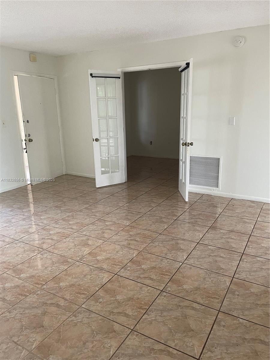 Kendall Miami, FL 33173 - Photo 3 of 20