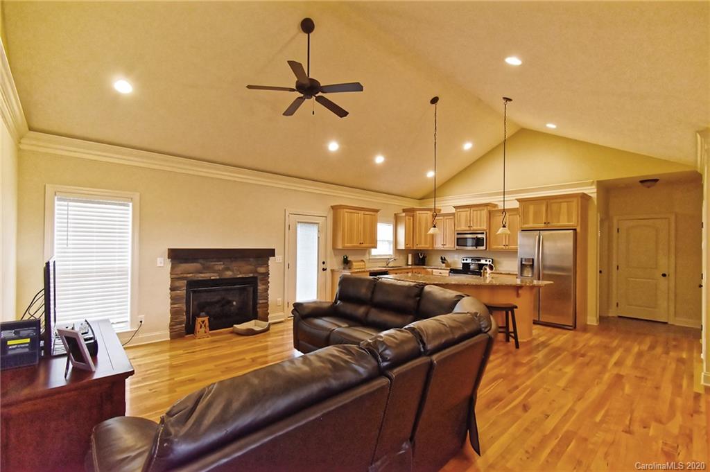1921 Old Farm Road Lincolnton, NC 28092 - Photo 2 of 35 Gallery Image 2
