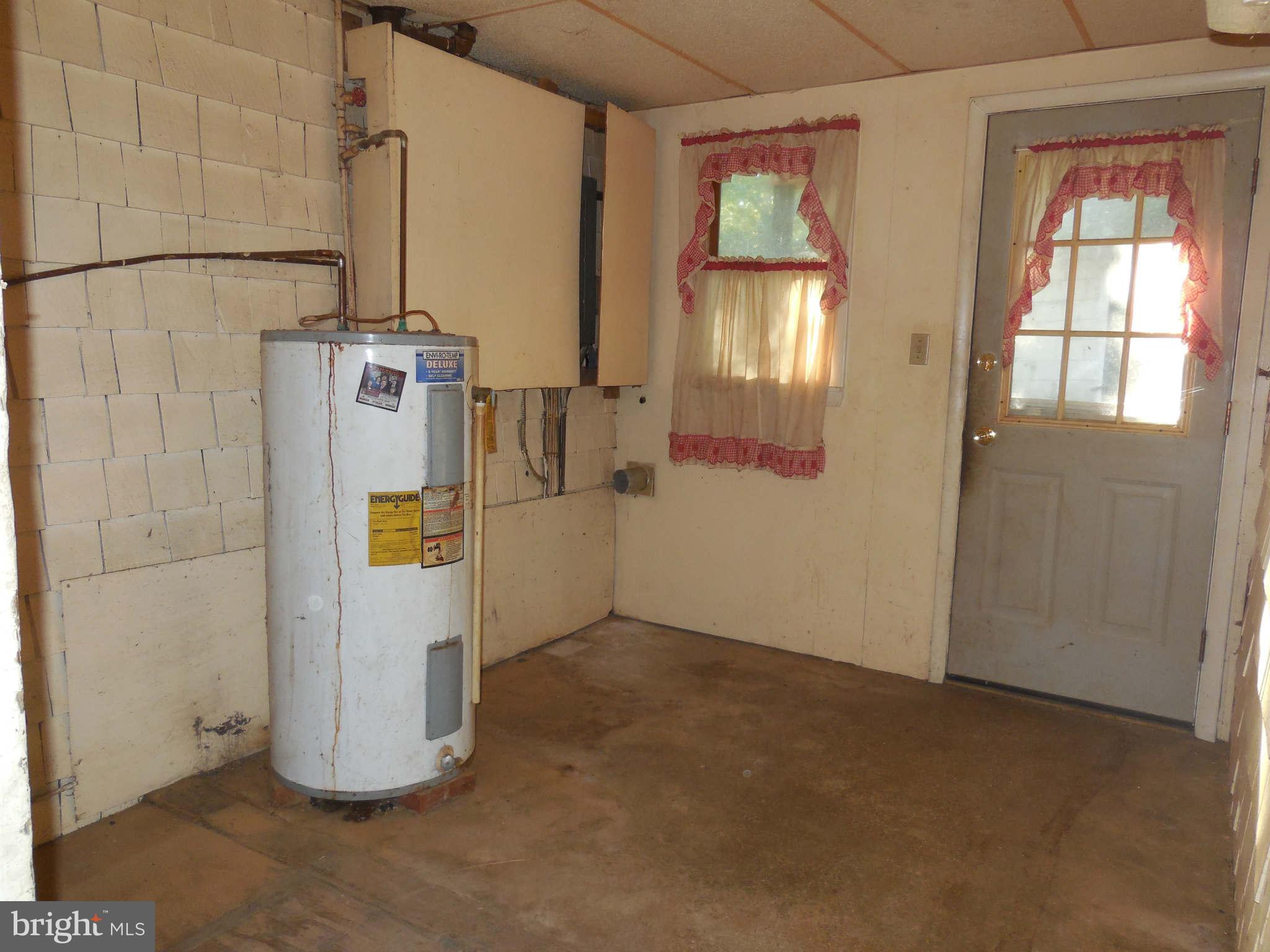 457 Pleasant Valley Road Westminster, MD 21158 - Photo 11 of 30 Laundry Rooml)