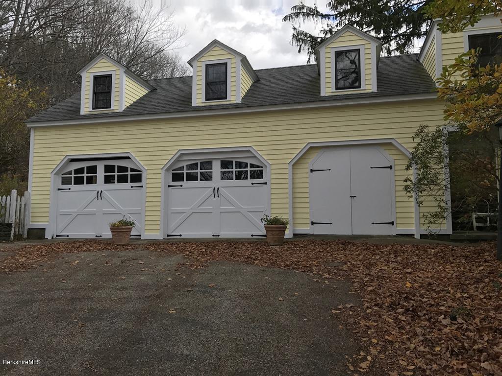 570 E Road Stamford, VT 05352 - Photo 21 of 40 Garage