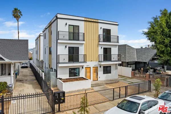 $2,700 | 3209 West 18th Street, Unit 3209 #4, Los Angeles, CA 90019