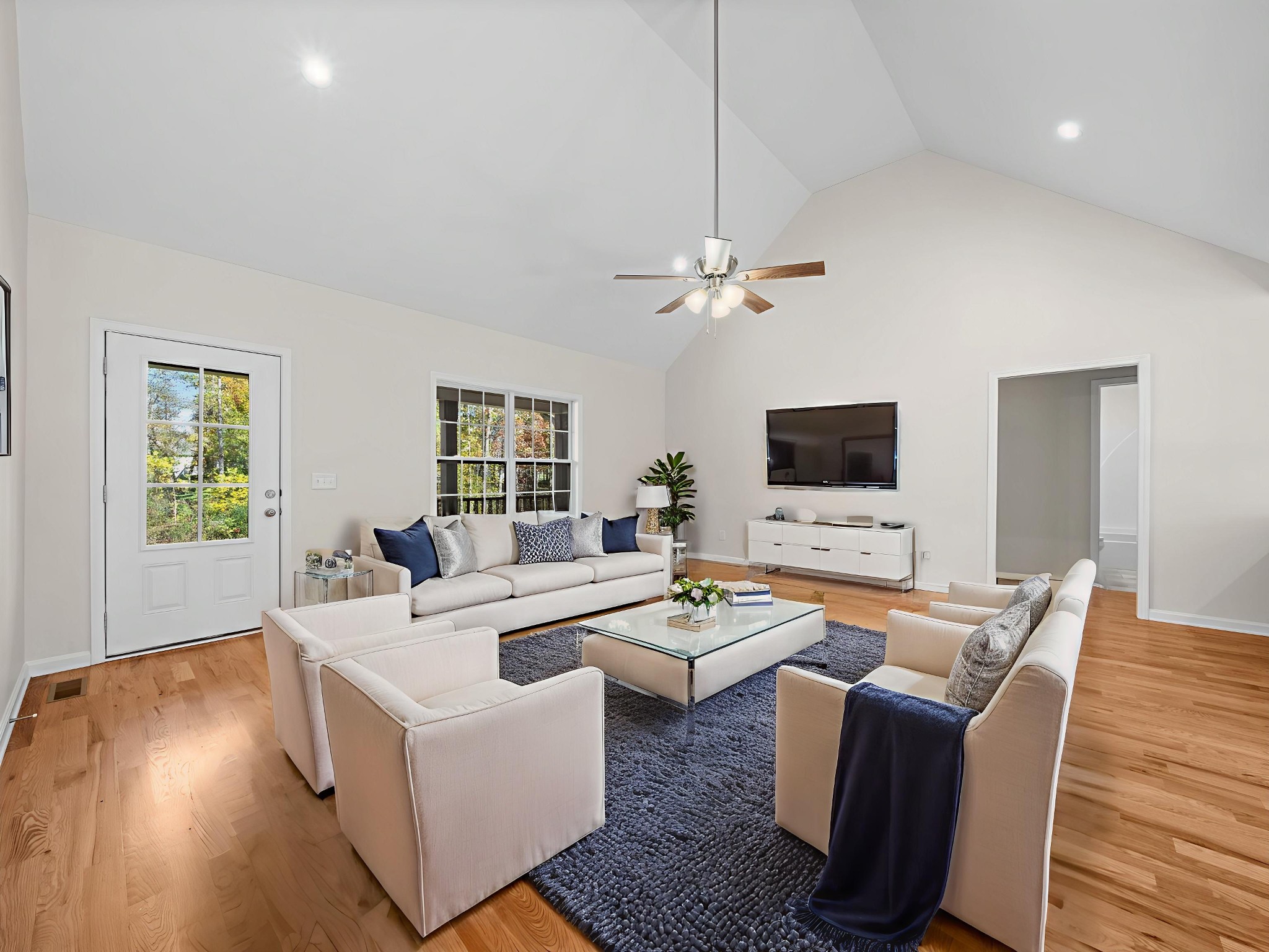 4413 Taylor Road Springfield, TN 37172 - Photo 4 of 28 a living room with furniture kitchen view and a window