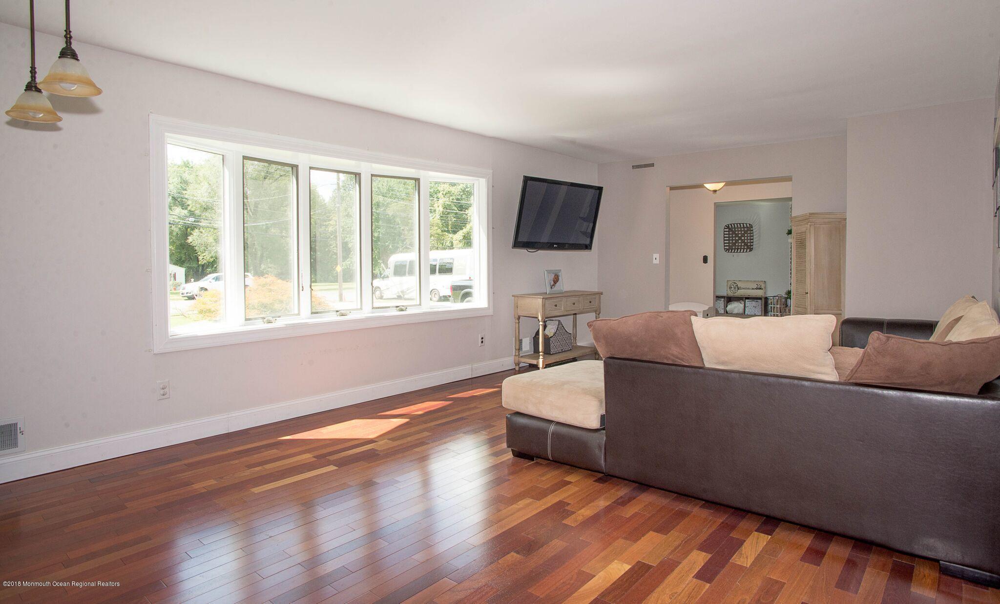 966 Farmingdale Road Jackson, NJ 08527 - Photo 12 of 26 farmingdale lr