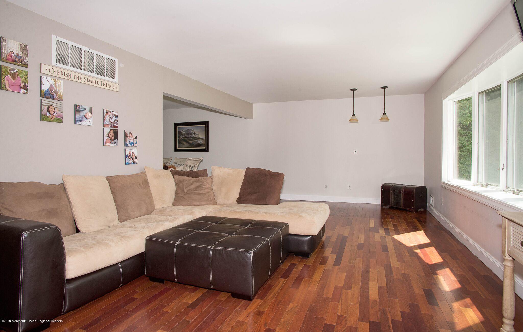 966 Farmingdale Road Jackson, NJ 08527 - Photo 13 of 26 farmingdale lr 2
