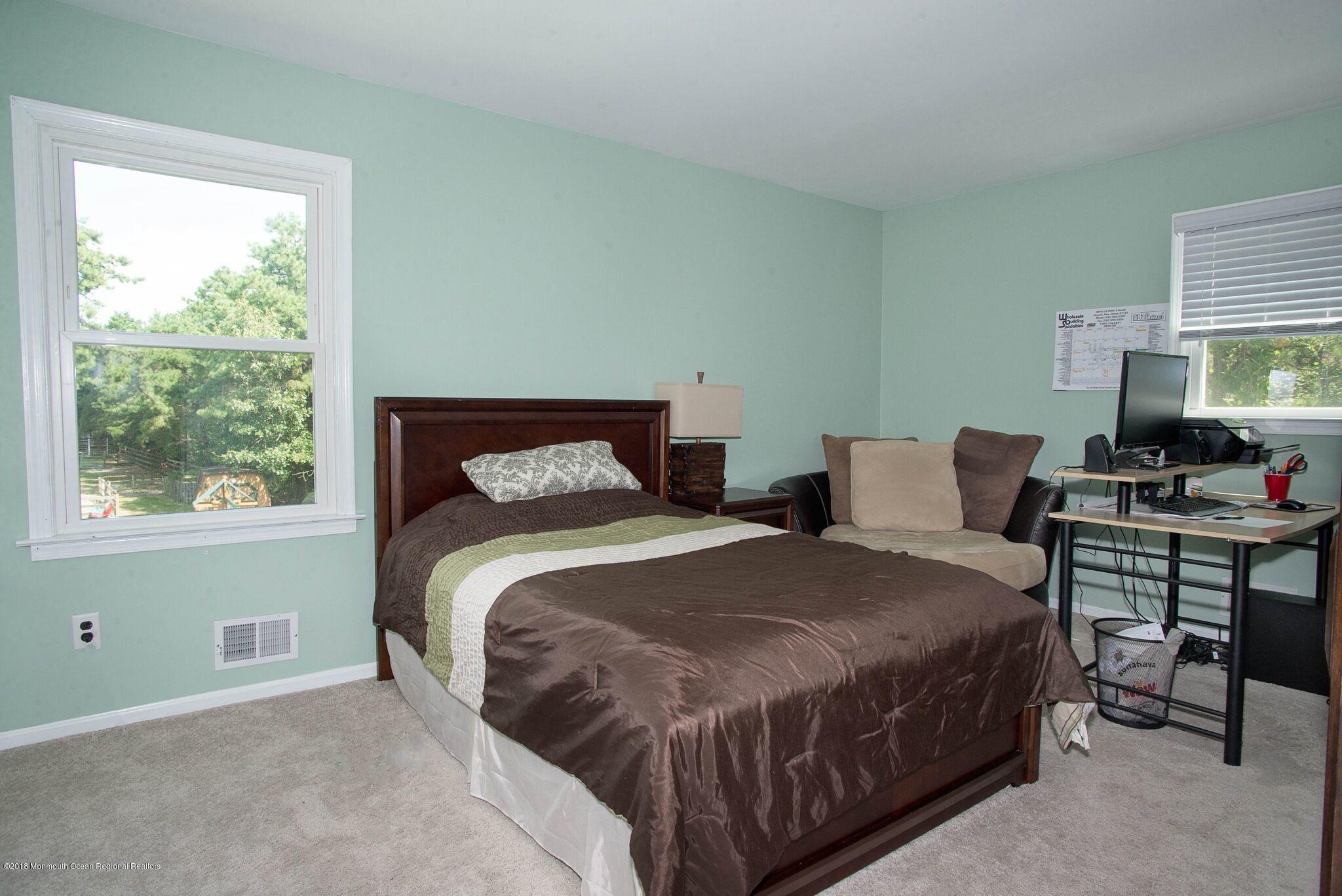 966 Farmingdale Road Jackson, NJ 08527 - Photo 16 of 26 spare room