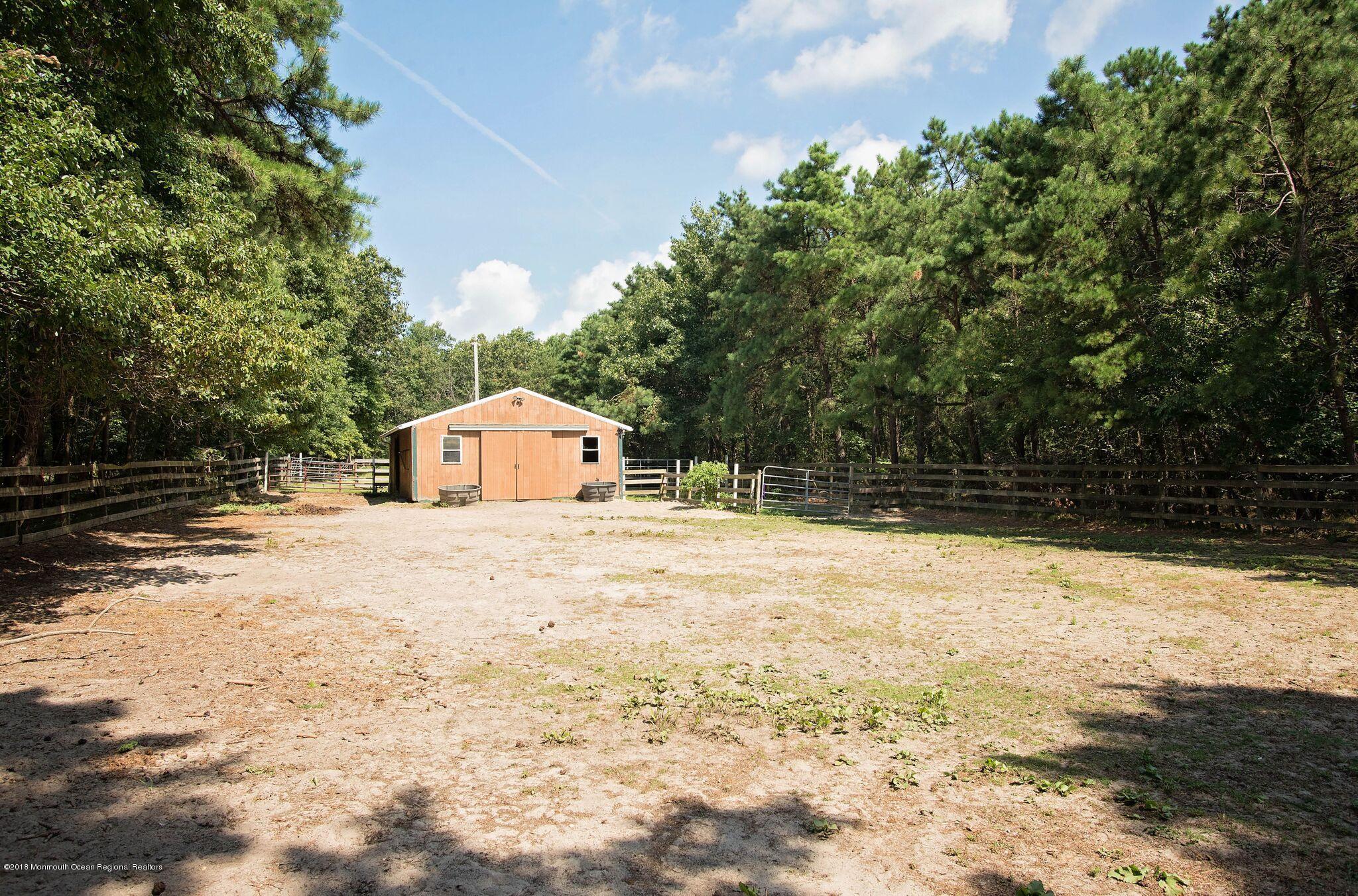 966 Farmingdale Road Jackson, NJ 08527 - Photo 20 of 26 farmingdale barn