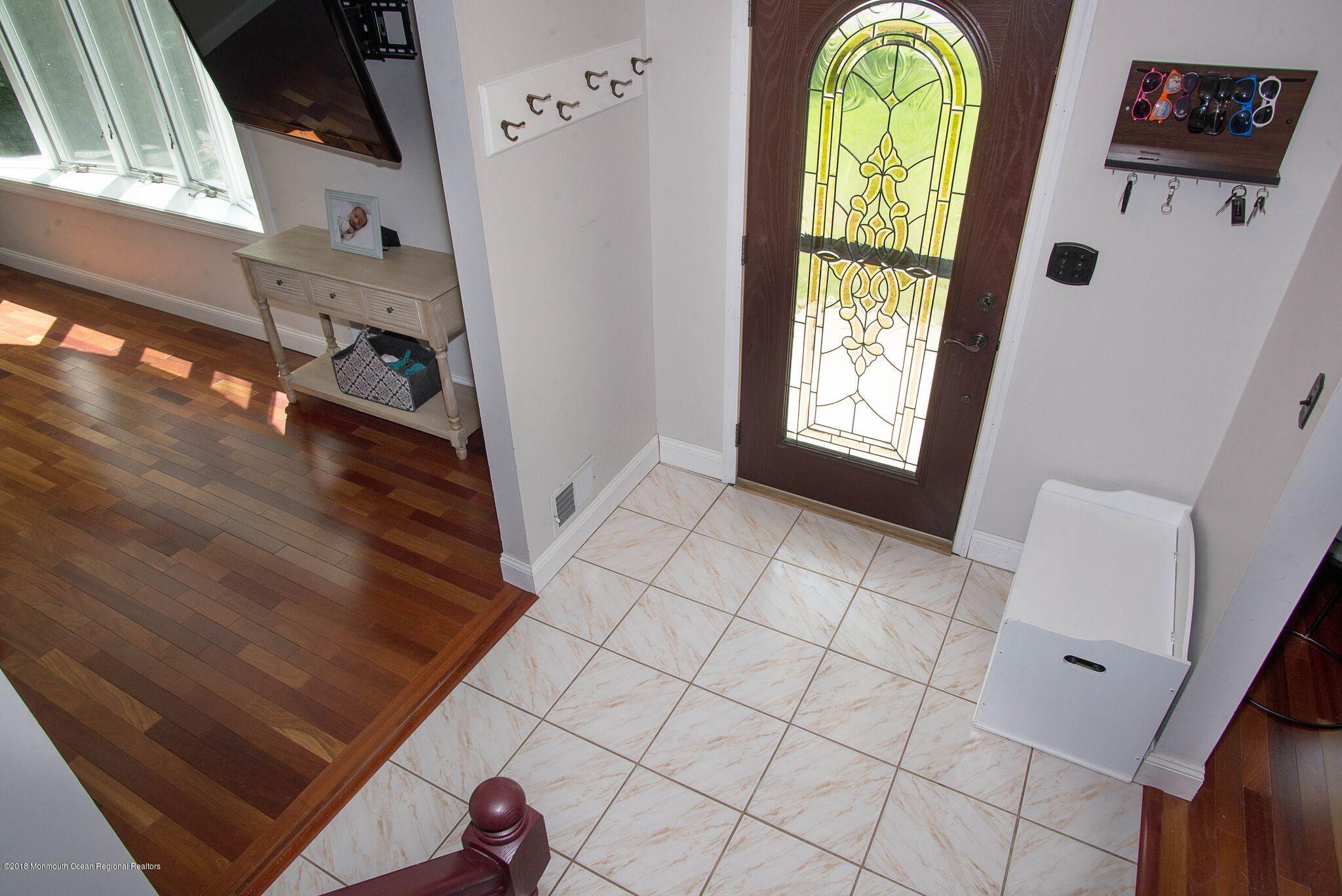 966 Farmingdale Road Jackson, NJ 08527 - Photo 3 of 26 farmingdale foyer