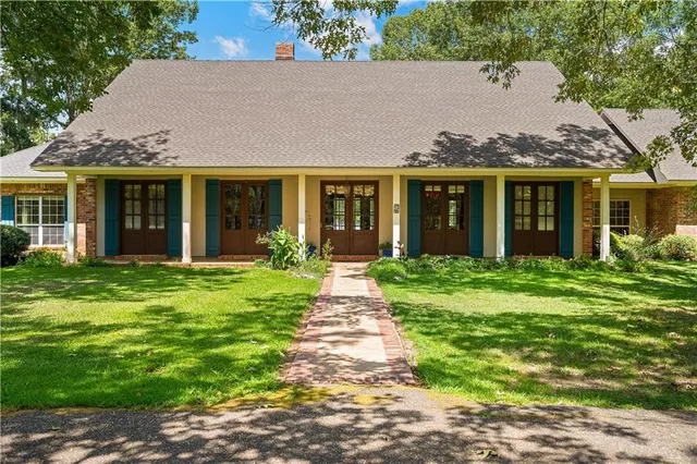 $999,000 | 388 Peninsula Drive, Natchitoches, LA 71457
