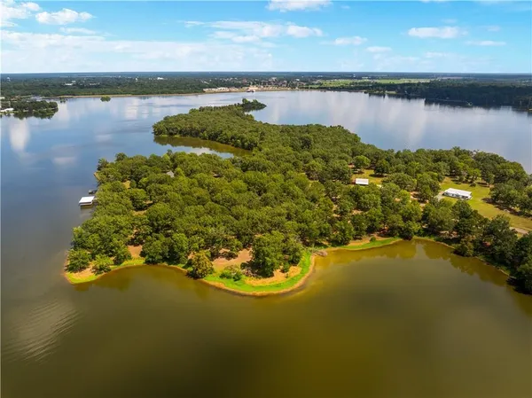 $999,000 | 388 Peninsula Drive, Natchitoches, LA 71457