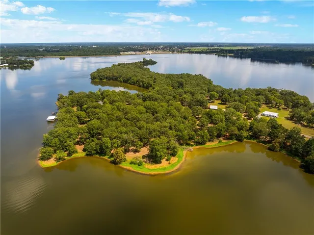 $999,000 | 388 Peninsula Drive, Natchitoches, LA 71457