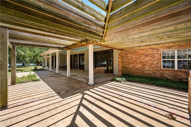 $999,000 | 388 Peninsula Drive, Natchitoches, LA 71457