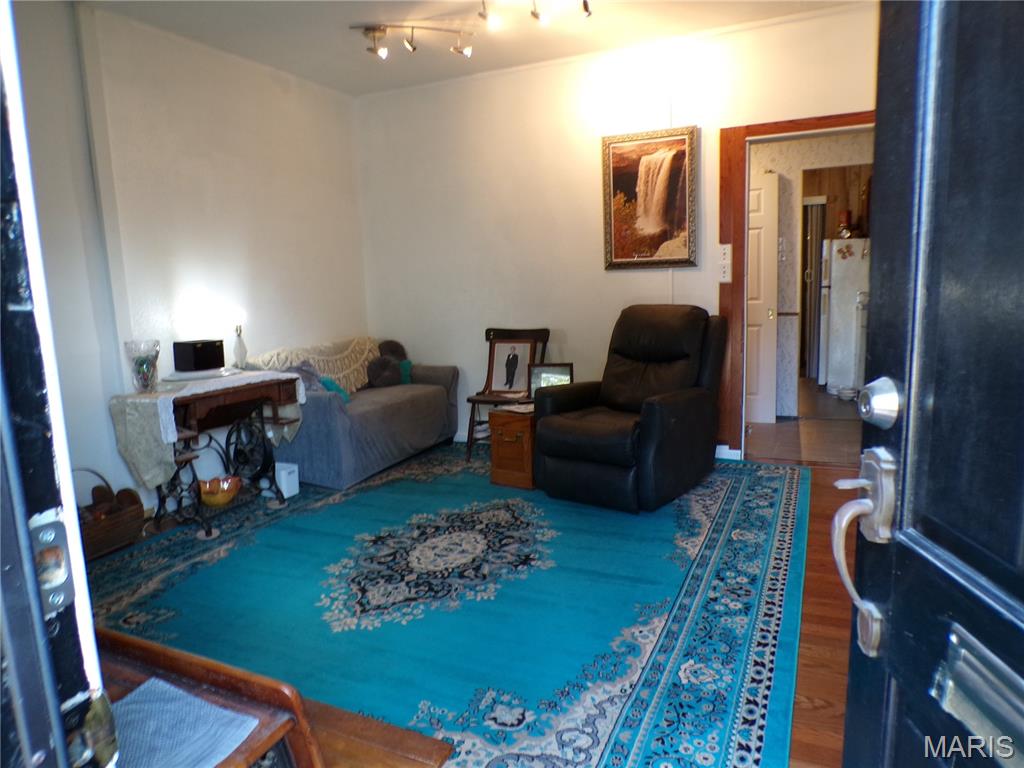 418 East Elm Street Gillespie, IL 62033 - Photo 13 of 25