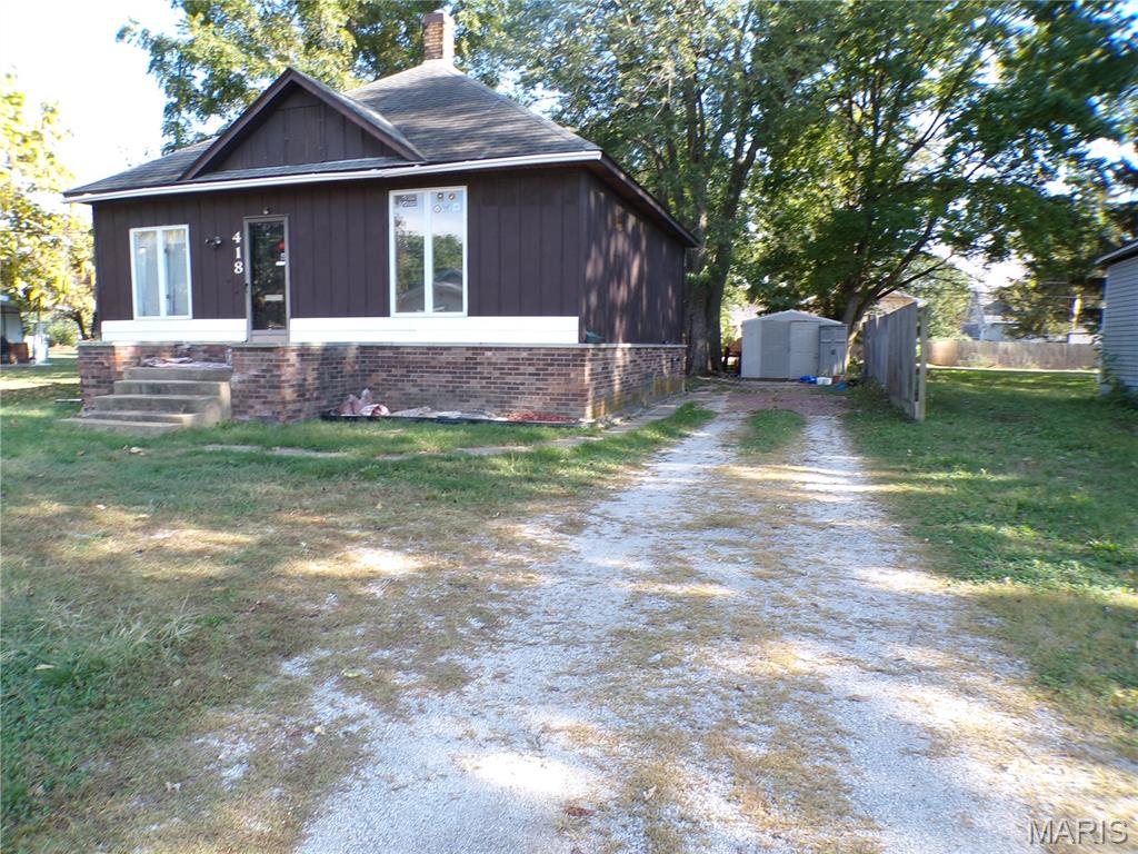 418 East Elm Street Gillespie, IL 62033 - Photo 5 of 25