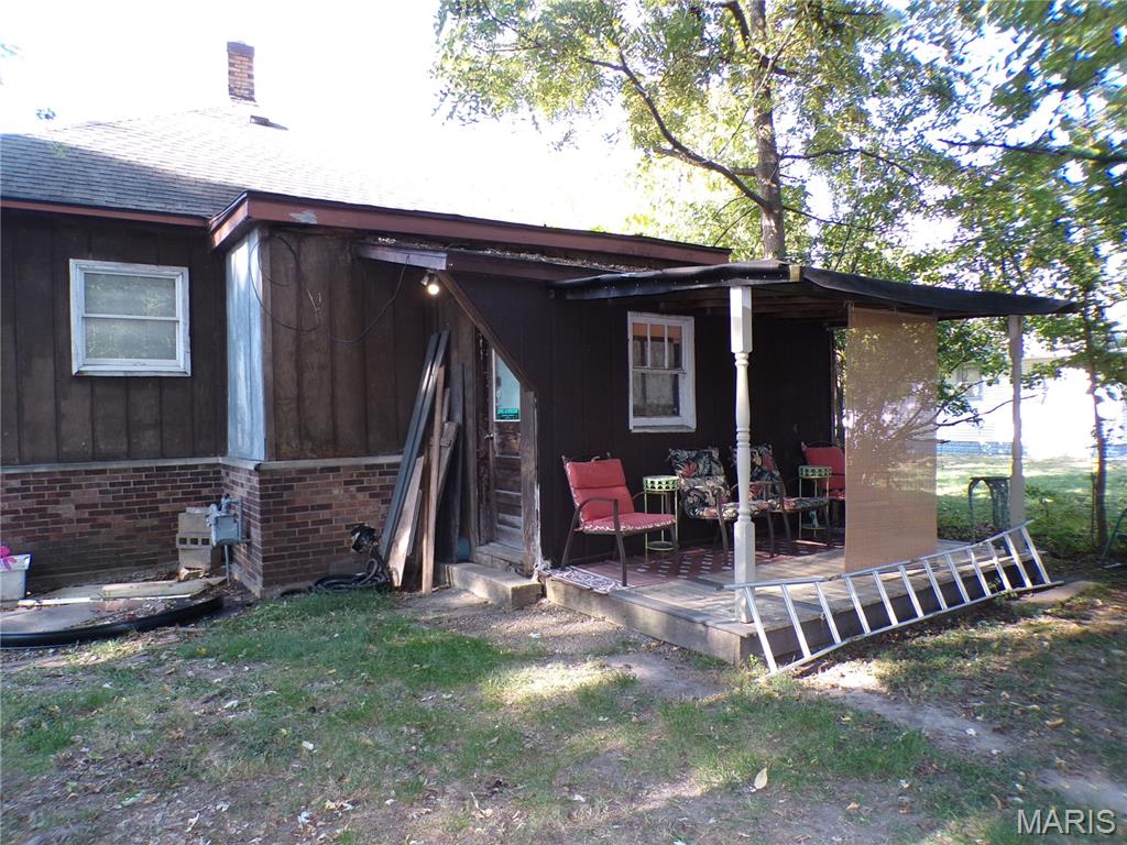 418 East Elm Street Gillespie, IL 62033 - Photo 10 of 25