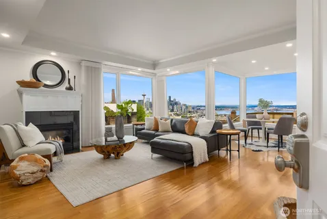 $1,295,000 | 525 West Prospect Street, Unit A, Seattle, WA 98119