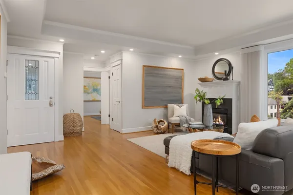 $1,295,000 | 525 West Prospect Street, Unit A, Seattle, WA 98119