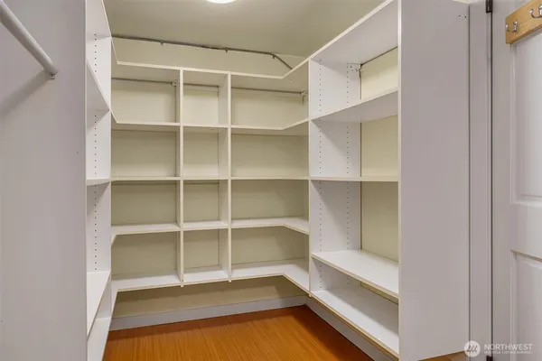 $1,295,000 | 525 West Prospect Street, Unit A, Seattle, WA 98119