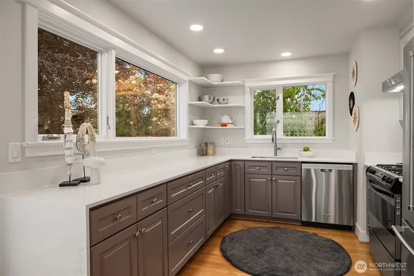 $1,295,000 | 525 West Prospect Street, Unit A, Seattle, WA 98119