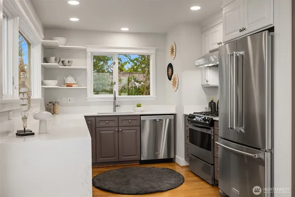 $1,295,000 | 525 West Prospect Street, Unit A, Seattle, WA 98119