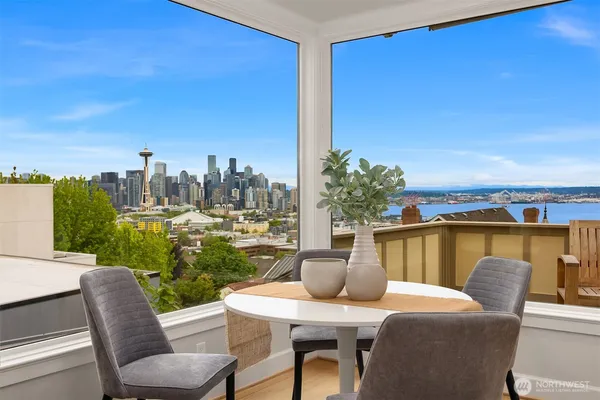 $1,295,000 | 525 West Prospect Street, Unit A, Seattle, WA 98119