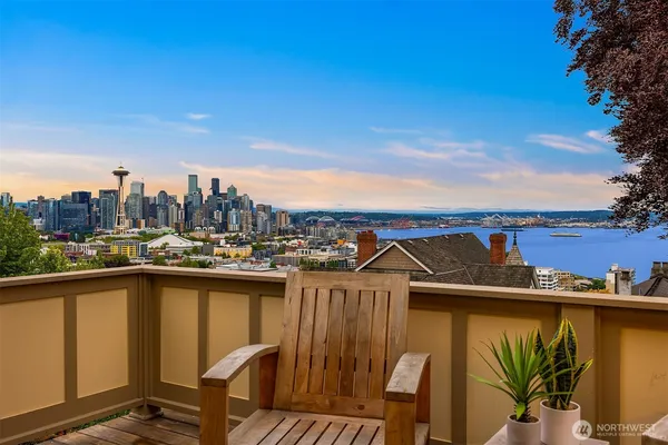 $1,295,000 | 525 West Prospect Street, Unit A, Seattle, WA 98119