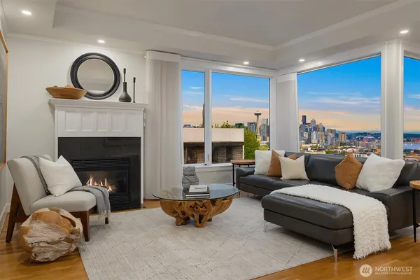 $1,295,000 | 525 West Prospect Street, Unit A, Seattle, WA 98119