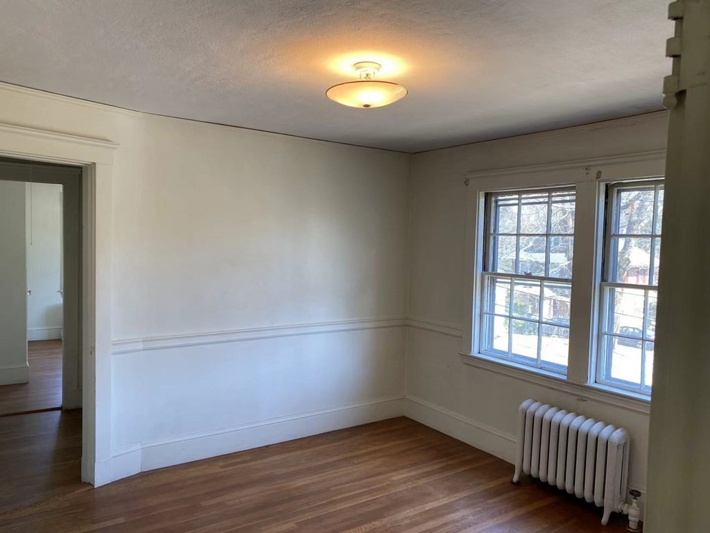 27 Oakwood Road Newton, MA 02466 - Photo 7 of 8