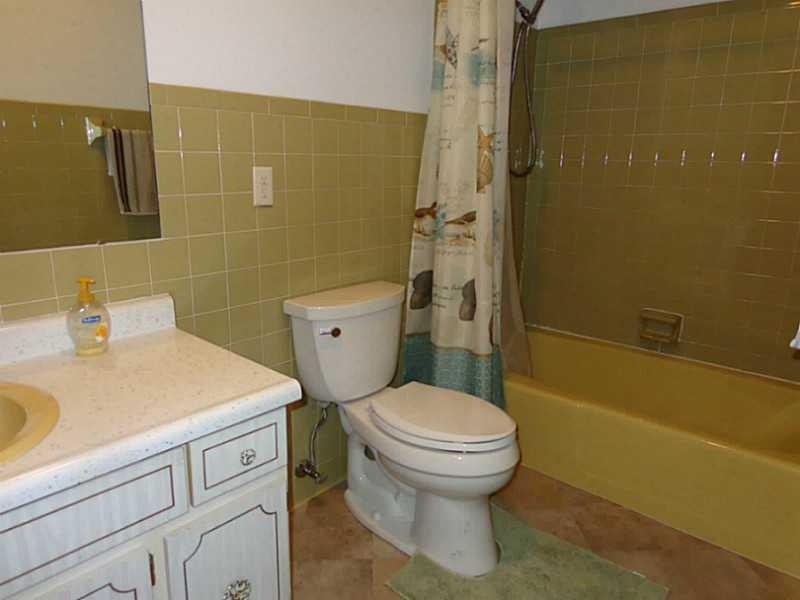 575 Koonce Road Hermitage, PA 16148 - Photo 15 of 21 Full Bath.