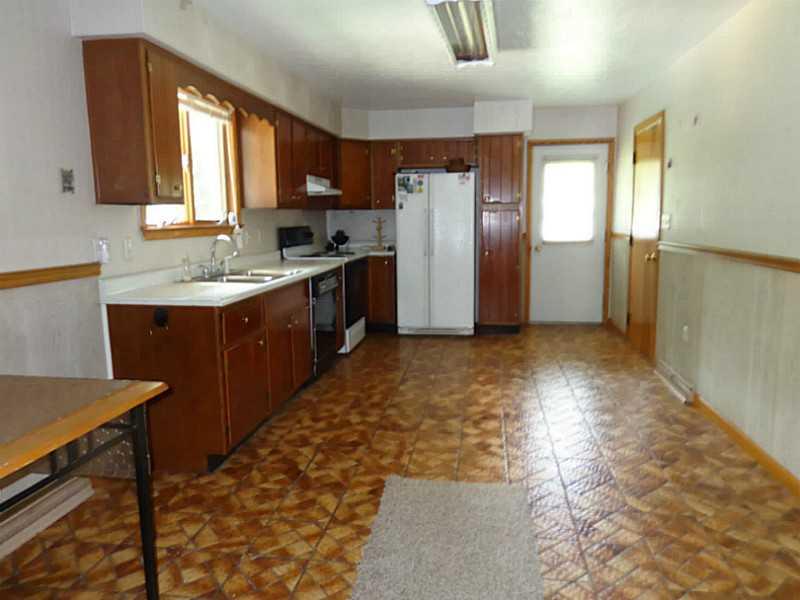 575 Koonce Road Hermitage, PA 16148 - Photo 6 of 21 Kitchen.