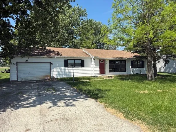 $139,950 | 424 South 3000th Road West, Kankakee, IL 60901