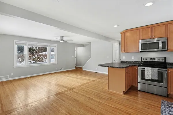 $2,750 | 534 Glenview Court, Webster, NY 14580