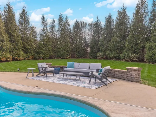 $449,900 | 1510 Cashel Drive, Bloomington, IL 61704