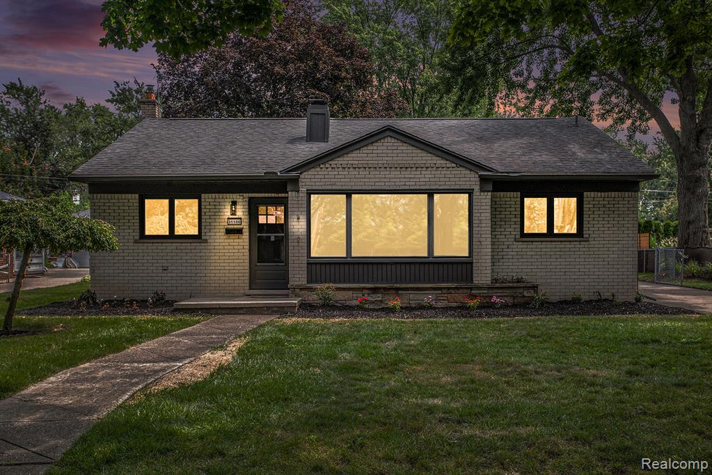 31100 West Rutland Street Beverly Hills, MI 48025 - Photo 3 of 28